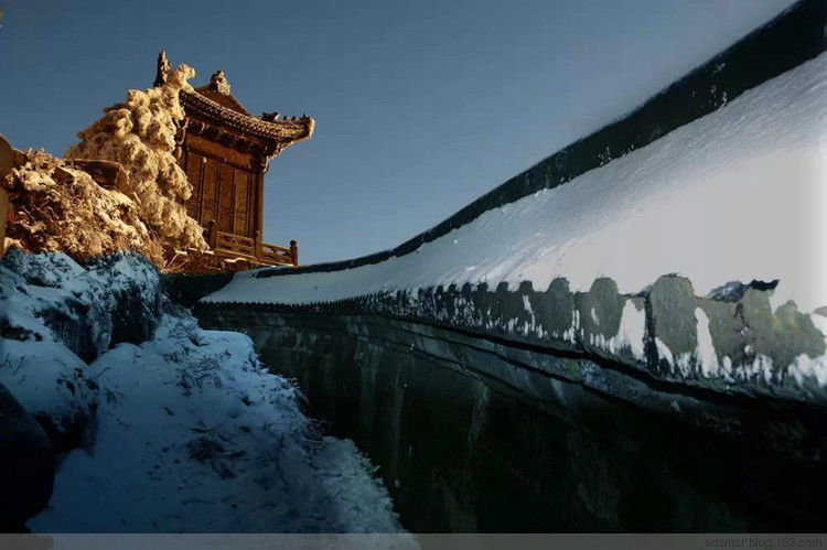 武當(dāng)山千里冰封萬(wàn)里雪飄