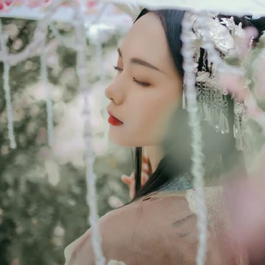 花香滿溢女生頭像，唯美古風真人頭像