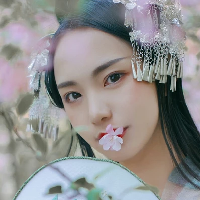 花香滿溢女生頭像，唯美古風真人頭像