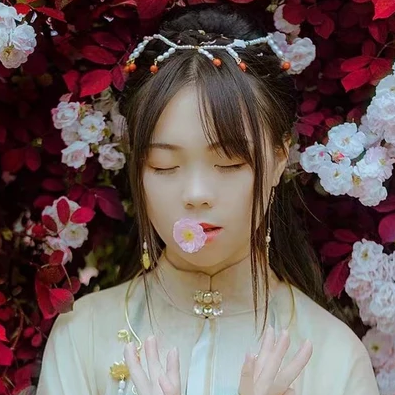花開(kāi)芬芳女生頭像，唯美古風(fēng)真人頭像