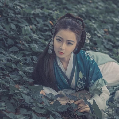 青衣帶斗笠女生頭像，唯美古風(fēng)真人頭像