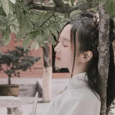 甜美可愛帶傘團扇女生頭像，唯美古風真人頭像