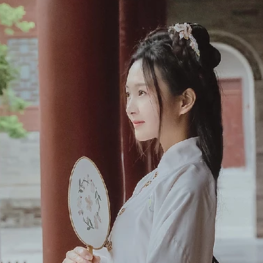 甜美可愛帶傘團扇女生頭像，唯美古風真人頭像