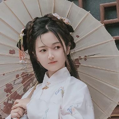 甜美可愛帶傘團扇女生頭像，唯美古風真人頭像