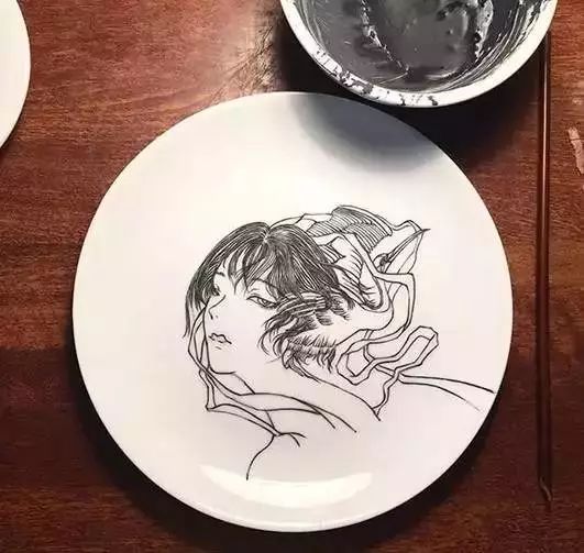 自帶仙氣的手繪插畫，古典與現(xiàn)代的巧妙結(jié)合