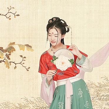 古典牡丹帶傘團(tuán)扇女生頭像，唯美古風(fēng)真人頭像