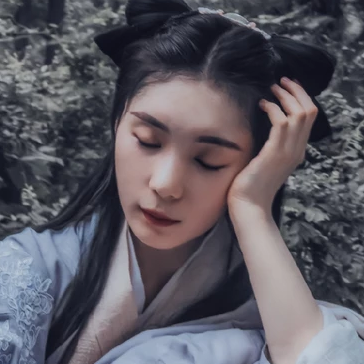 素雅復(fù)古帶傘女生頭像，唯美古風(fēng)真人頭像