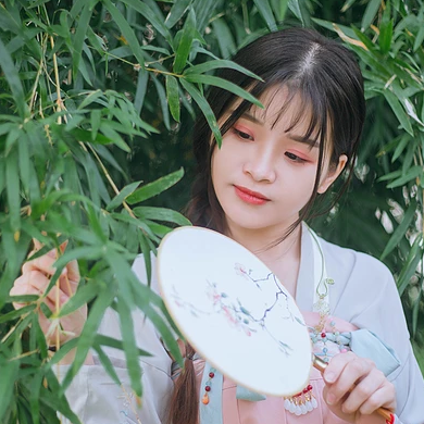 清新淑女持團(tuán)扇女生頭像，唯美古風(fēng)真人頭像