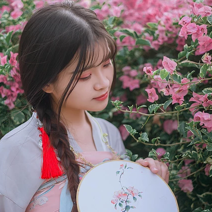 清新淑女持團(tuán)扇女生頭像，唯美古風(fēng)真人頭像