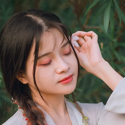 清新淑女持團(tuán)扇女生頭像，唯美古風(fēng)真人頭像