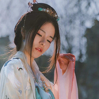 春風(fēng)飄逸女生頭像，唯美古風(fēng)真人頭像