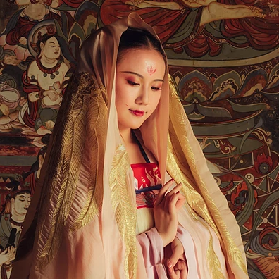 古典淡雅帶團(tuán)扇女生頭像，唯美古風(fēng)真人頭像