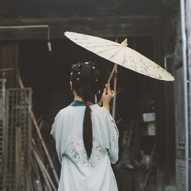 古典氣息帶傘女生頭像，唯美古風(fēng)真人頭像