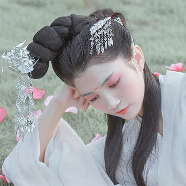 清新迷人帶寵物女生頭像，唯美古風(fēng)真人頭像