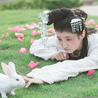 清新迷人帶寵物女生頭像，唯美古風(fēng)真人頭像