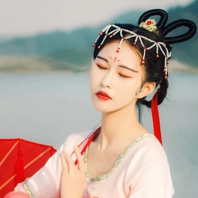 紅傘抱寵物女生頭像，唯美古風(fēng)真人頭像