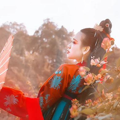 嬌艷紅傘女生頭像，唯美古風真人頭像