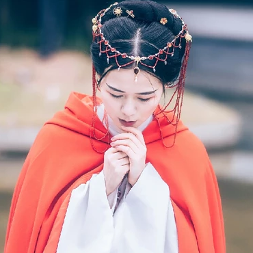 木蘭花開帶琴女生頭像，唯美古風真人頭像