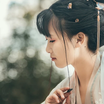 淡雅清新文藝帶團(tuán)扇女生頭像，唯美古風(fēng)頭像
