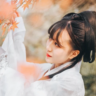 白衣清新復(fù)古女生頭像，唯美古風(fēng)真人頭像