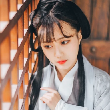 白衣清新復(fù)古女生頭像，唯美古風(fēng)真人頭像