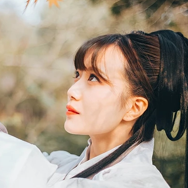 白衣清新復(fù)古女生頭像，唯美古風(fēng)真人頭像