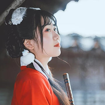 清新文藝紅披風女生頭像，唯美古風真人頭像