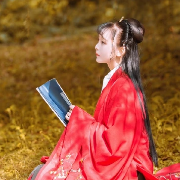 楓葉紅衣女生頭像，唯美古風(fēng)真人頭像