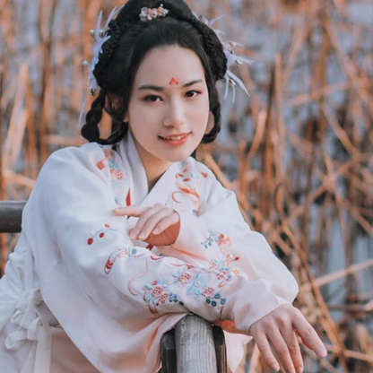 典雅帶團(tuán)扇女生頭像，唯美古風(fēng)真人頭像