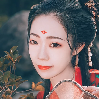 嬌艷紅衣帶傘生頭像，唯美古風(fēng)真人頭像