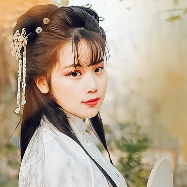 秋落意境帶團扇女生頭像，唯美古風(fēng)真人頭像