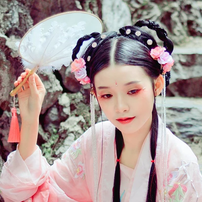 粉衣少女心帶團扇女生頭像，唯美古風真人頭像