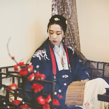 書香氣息女生頭像，唯美古風(fēng)真人頭像
