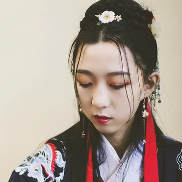 書香氣息女生頭像，唯美古風(fēng)真人頭像