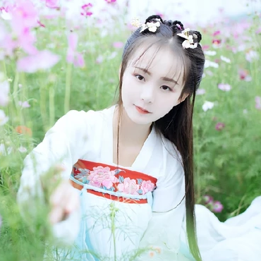 小清新花朵帶團扇女生頭像，唯美古風真人頭像