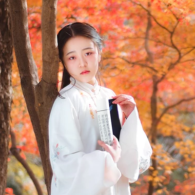 文藝看書(shū)女生頭像，唯美古風(fēng)真人頭像