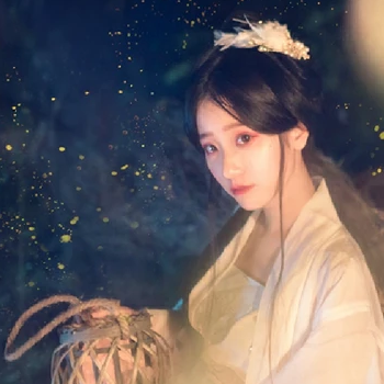 流螢白衣提燈少女頭像，唯美古風(fēng)真人頭像