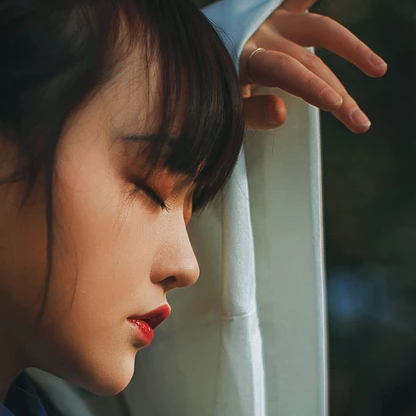 文藝帶樂器女生頭像，唯美古風(fēng)真人頭像