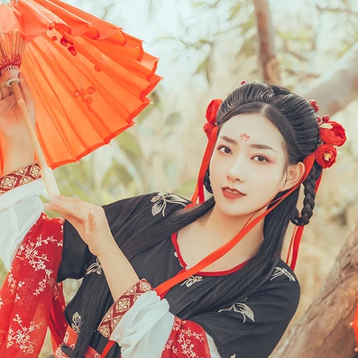 紅妝帶紅傘女生頭像，唯美古風(fēng)真人頭像