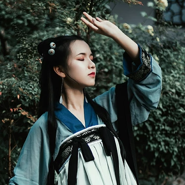 古典淡雅帶團(tuán)扇頭像，唯美古風(fēng)真人頭像