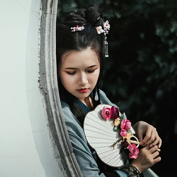 古典淡雅帶團(tuán)扇頭像，唯美古風(fēng)真人頭像