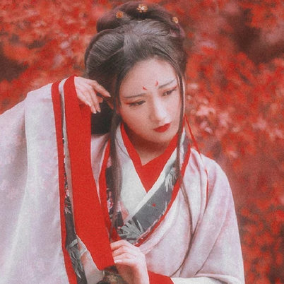 楓葉紅女生頭像，唯美古風(fēng)真人頭像