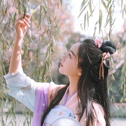 高貴紫衣紅紗帶傘女生頭像，唯美古風(fēng)真人頭像