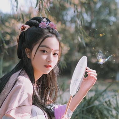 高貴紫衣紅紗帶傘女生頭像，唯美古風(fēng)真人頭像