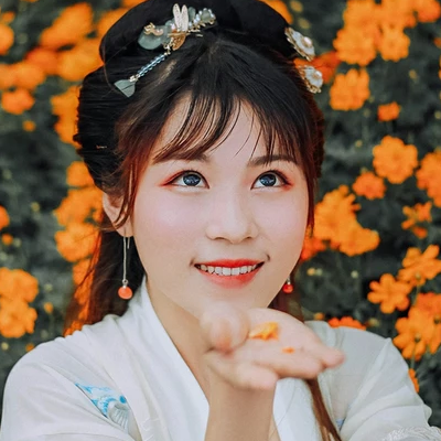 秋菊花香女生頭像，唯美古風(fēng)真人頭像
