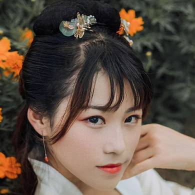 秋菊花香女生頭像，唯美古風(fēng)真人頭像