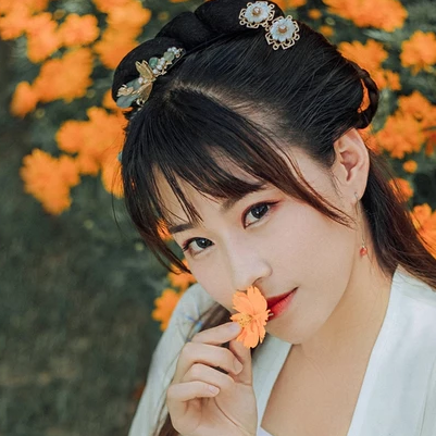 秋菊花香女生頭像，唯美古風(fēng)真人頭像