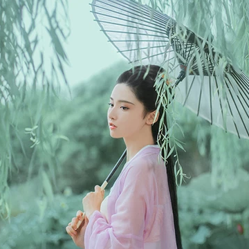 柳下紫衣帶傘頭像，唯美古風(fēng)真人頭像