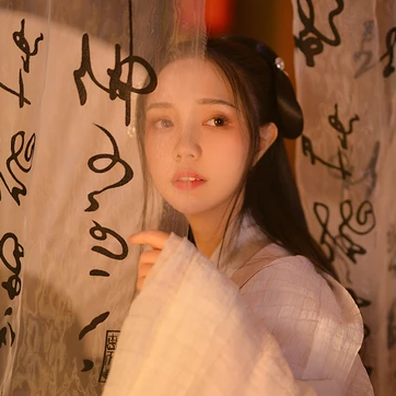 淡雅美人頭像，唯美古風真人頭像