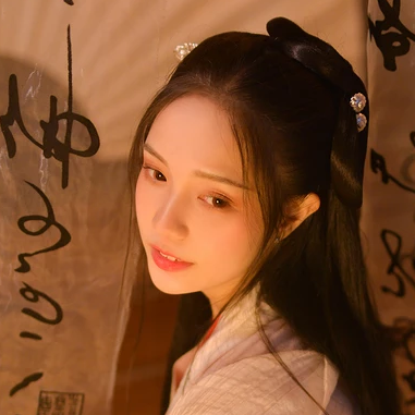 淡雅美人頭像，唯美古風真人頭像